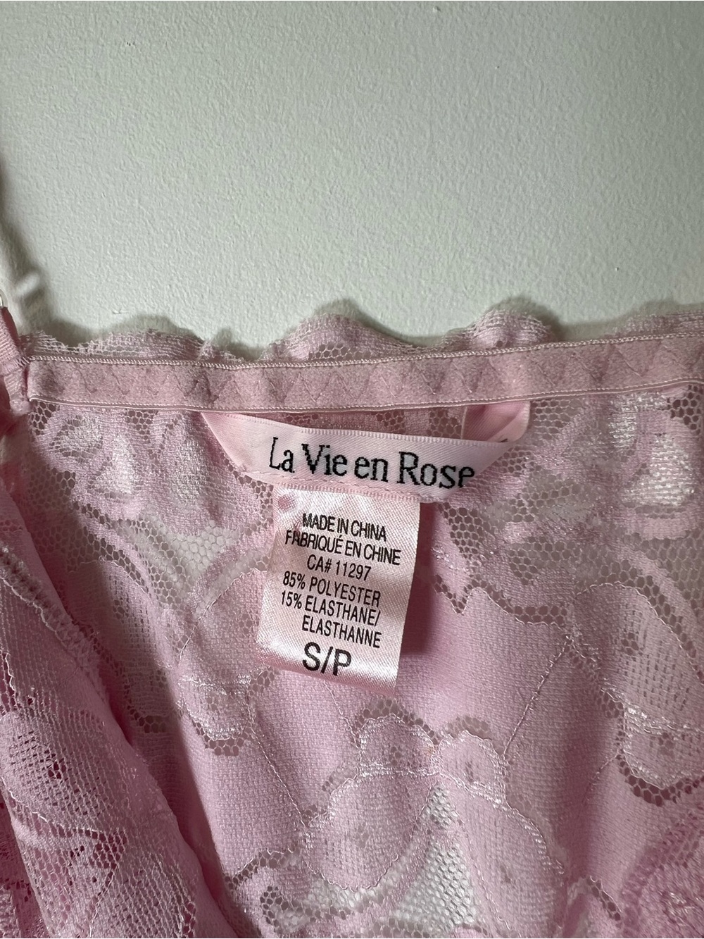 Le Vie en Rose Women’s Small Coquette Lace Pink Butterfly Slip Adjustable Straps - Picture 3 of 4